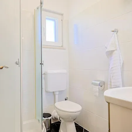 Holiday home Veronika Near Makarska, Private Pool Zagvozd