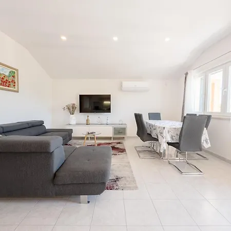 Holiday home Veronika Near Makarska, Private Pool